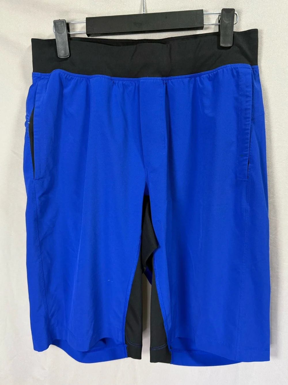 Lululemon Blue Black Running Athletic Shorts Zip Pocket Drawstring‎ Size XL